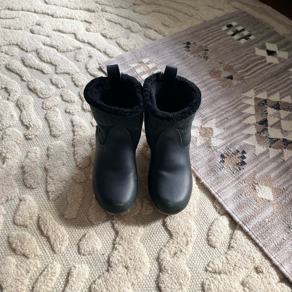 No. 6 shearling lined black clogs size 39